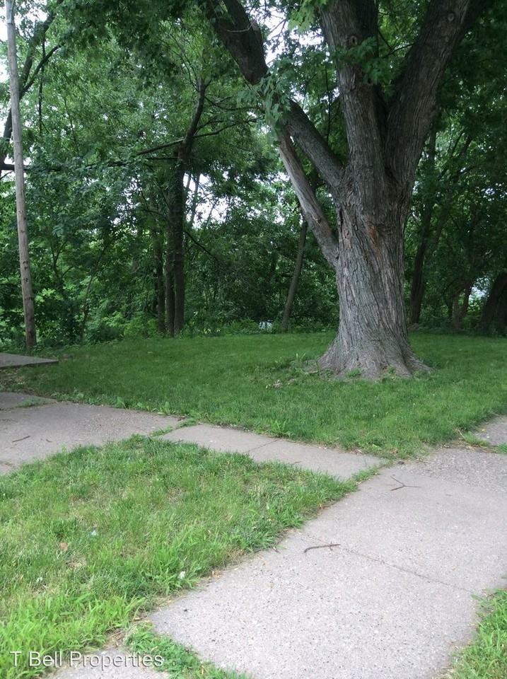 703 W 5th St - Photo 2 of 21