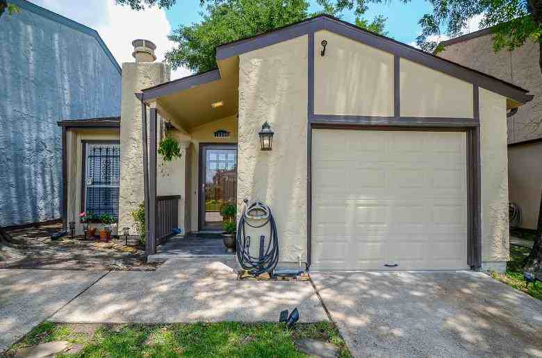 10244 Bridgeland Ln - Photo 2 of 31