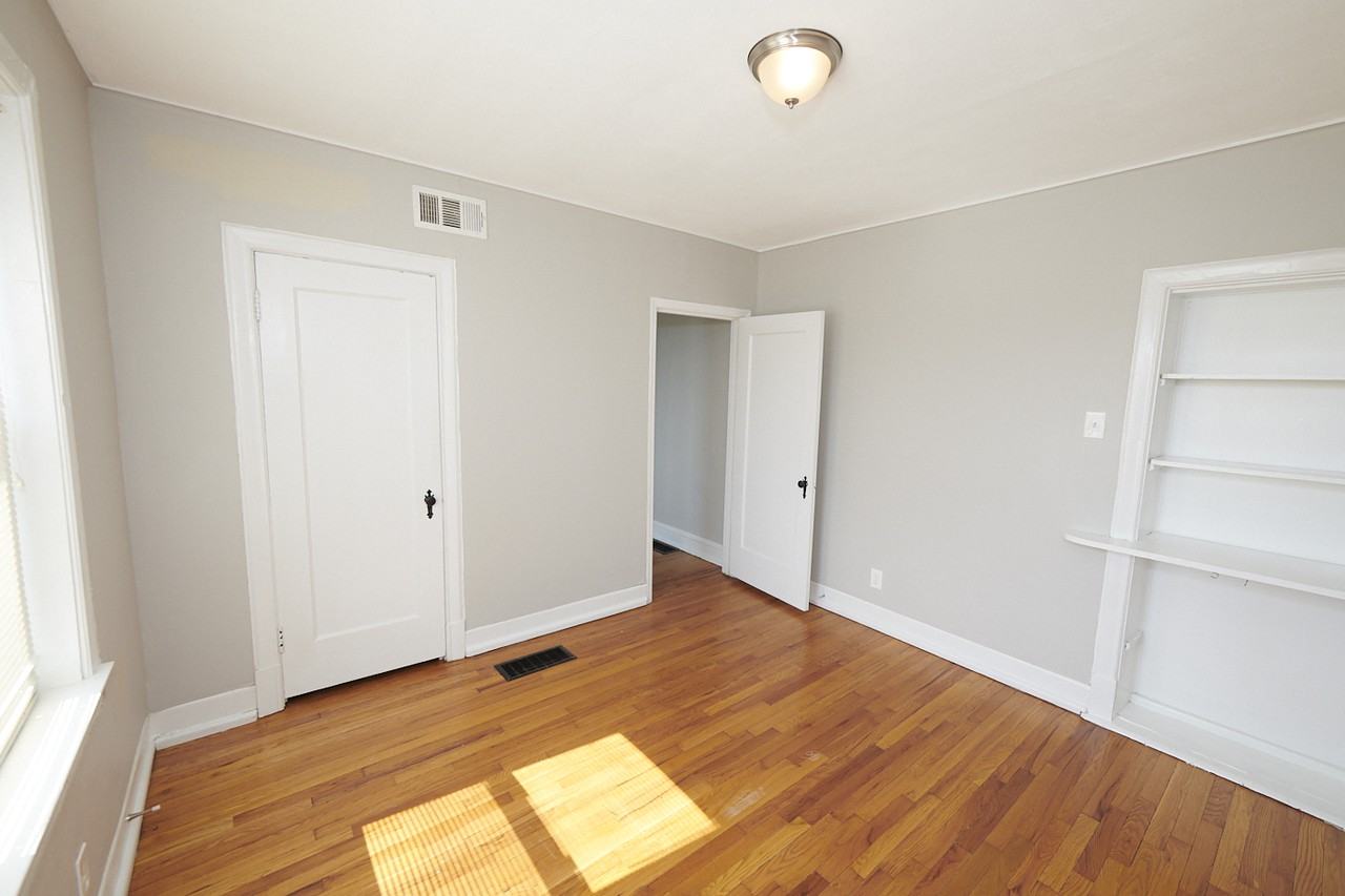 3446-3448 Lawn Ave - Photo 3 of 13