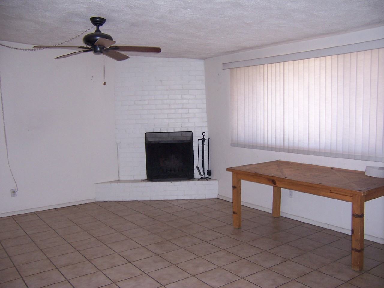 1315 E Adams St - Photo 3 of 10