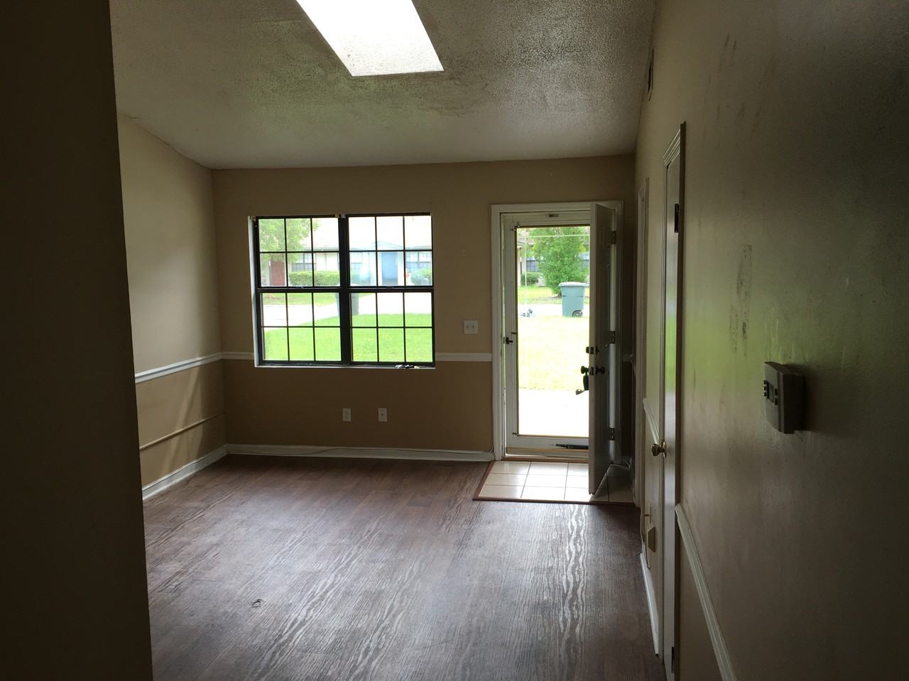 737 Sharon Street - Photo 3 of 7