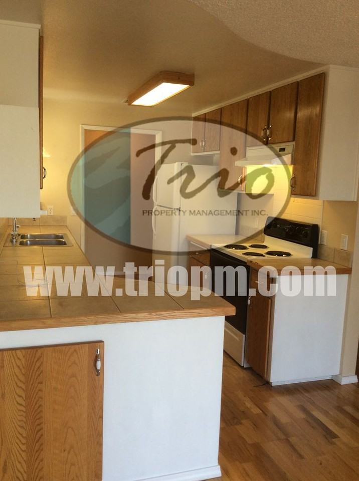 5635 D St - Photo 3 of 6