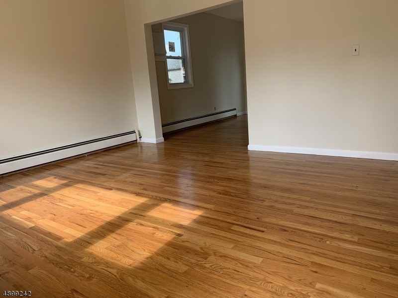 340 Hobart Ave - Photo 2 of 12