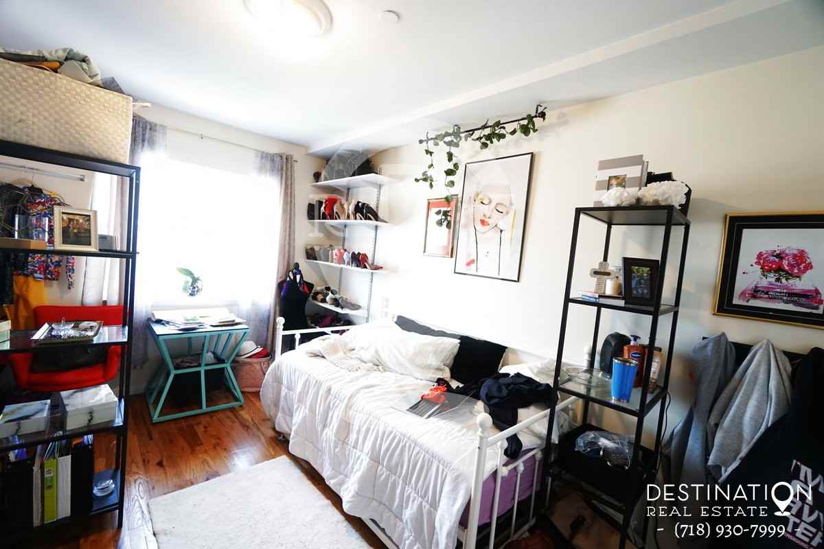 Bedford Avenue & Myrtle Avenue