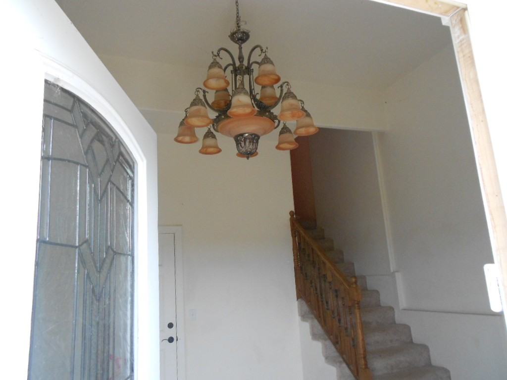 3125 Oak Crest Dr - Photo 2 of 15