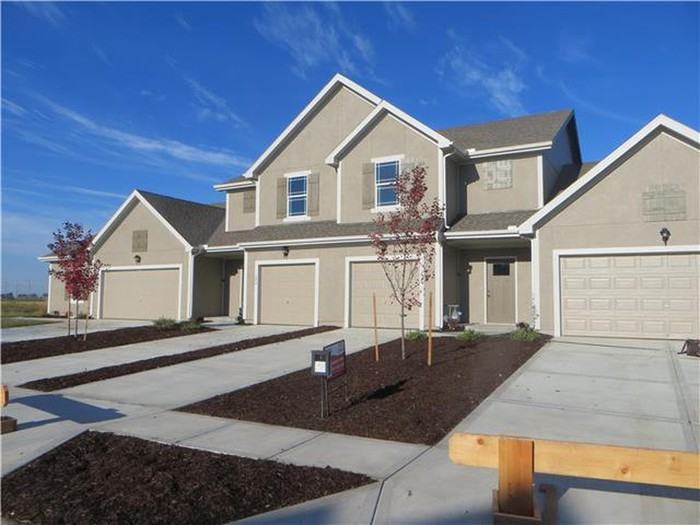 206 N Laurel St - Photo 2 of 19