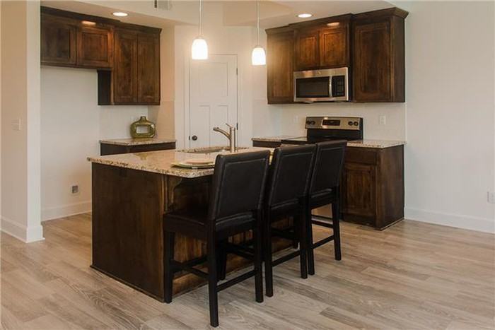 206 N Laurel St - Photo 3 of 19