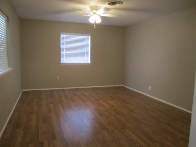 5621 Northwest 60th Street - Photo 3 of 16