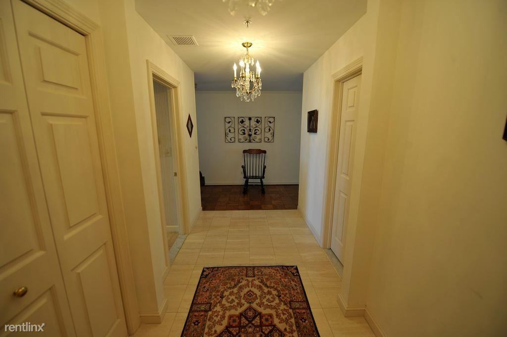 10 E Lee St Apartments in Otterbein, Baltimore, MD 21202 Zumper