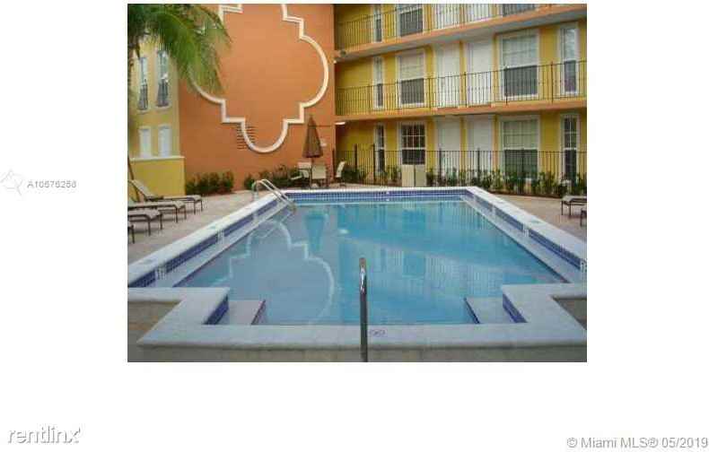 3245 Virginia St - Photo 2 of 9