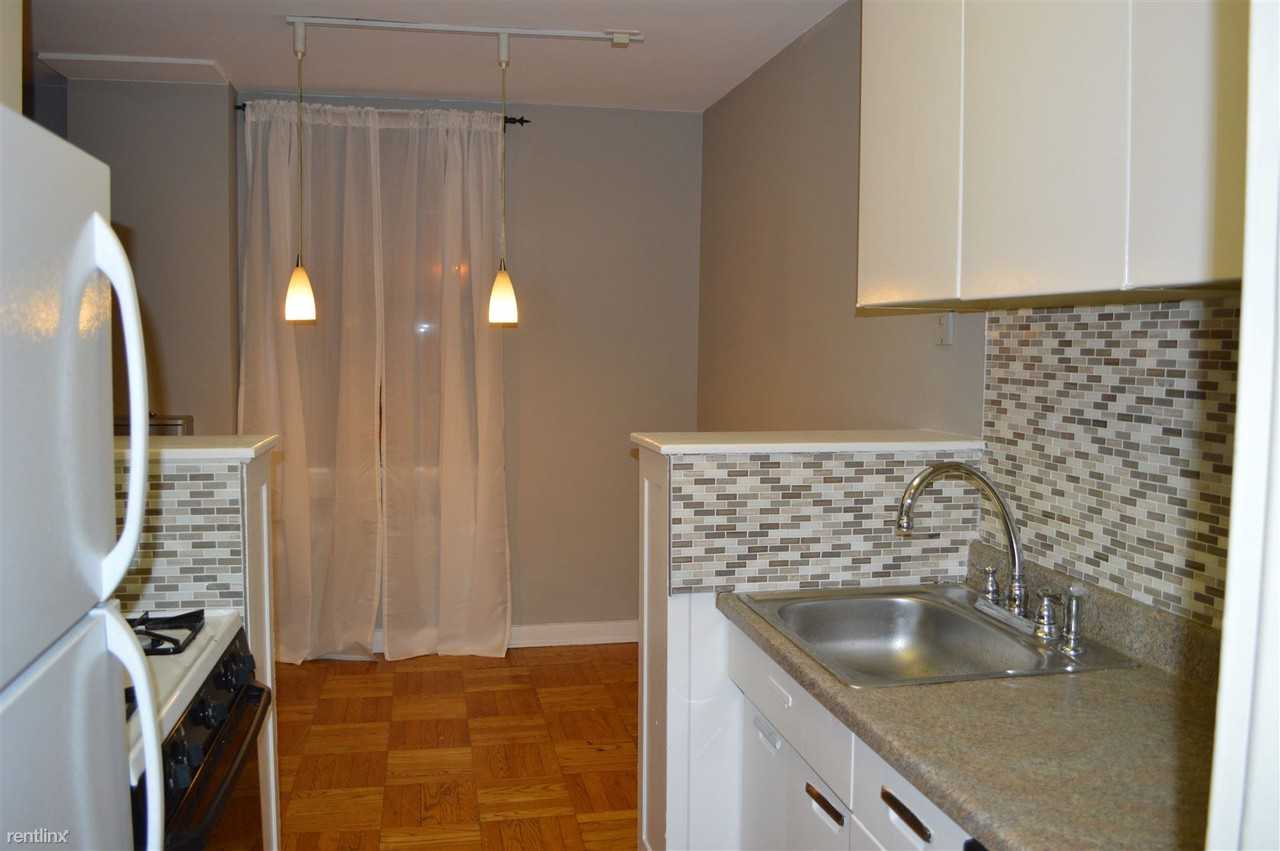 2601 Pennsylvania Avenue - Photo 2 of 8