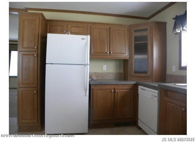 24 Maple Tree Court - Photo 3 of 14