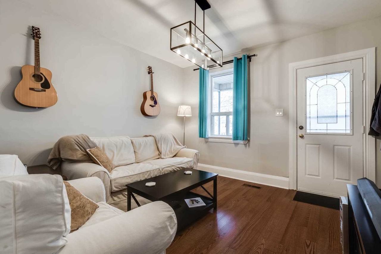 90 Rowntree Avenue - Photo 2 of 12