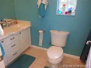 1451 Southwest 11th Place - Photo 2 of 4