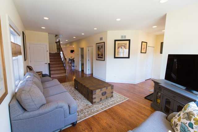 3842 N Newcastle Ave - Photo 2 of 25