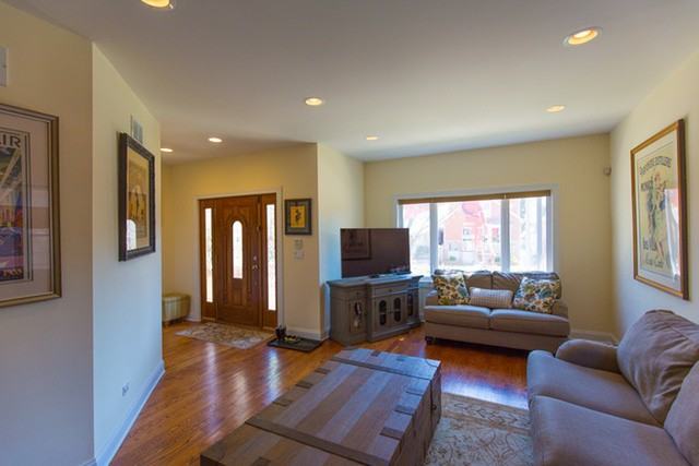 3842 N Newcastle Ave - Photo 3 of 25