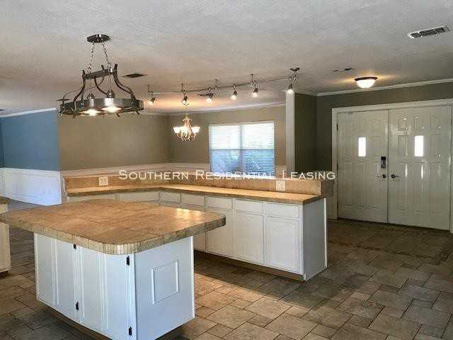 36 Country Club Dr E - Photo 2 of 28