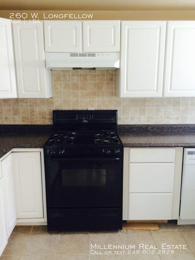 260 W Longfellow Ave - Photo 2 of 15