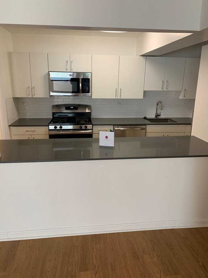 124 Blossom St - Photo 2 of 4