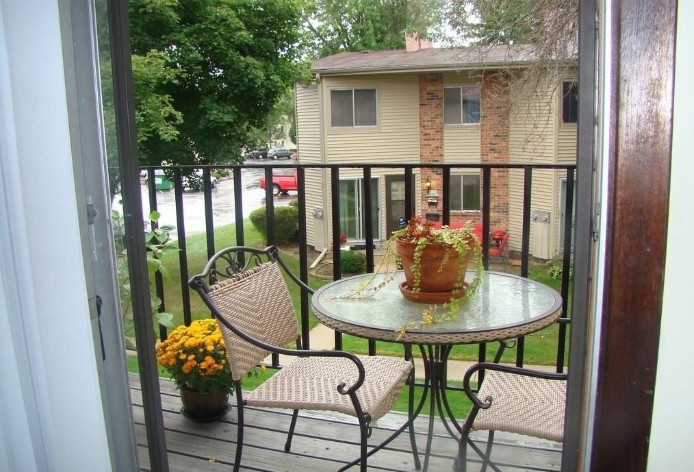 W170N11471 Armada Dr - Photo 2 of 14