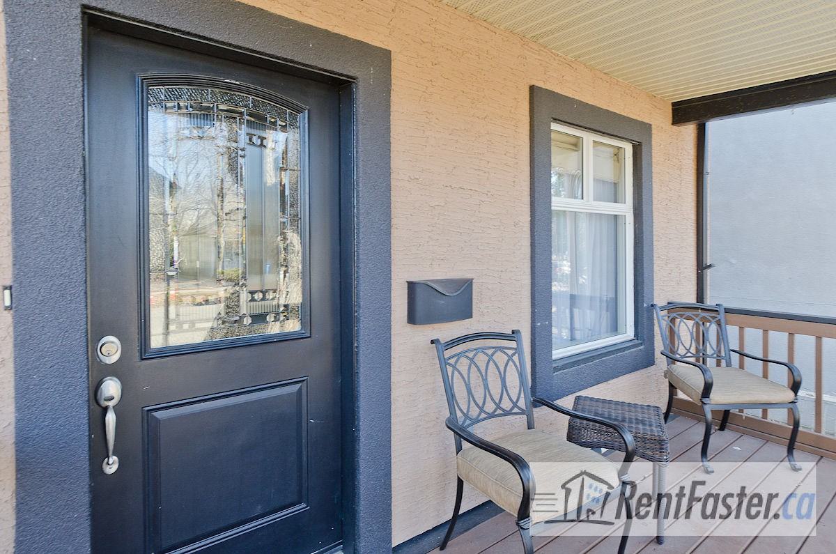 728 5 St NW - Photo 2 of 26