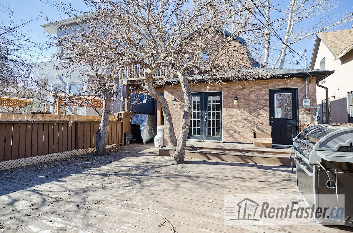 728 5 St NW - Photo 3 of 26