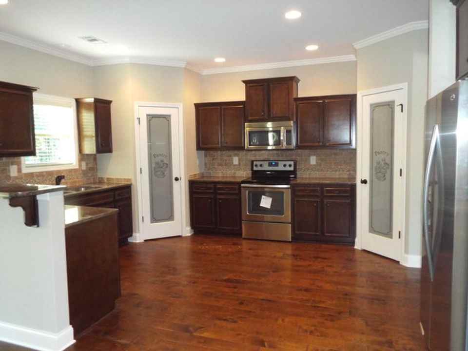 5600 Nicole Ct - Photo 4 of 20