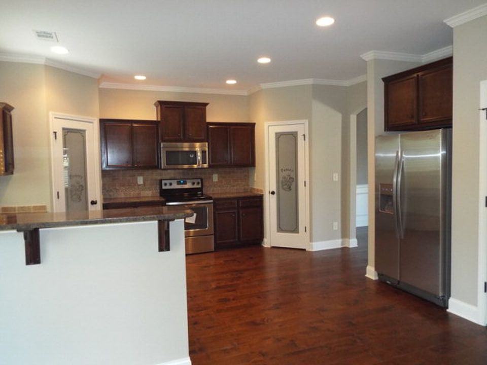 5600 Nicole Ct - Photo 5 of 20
