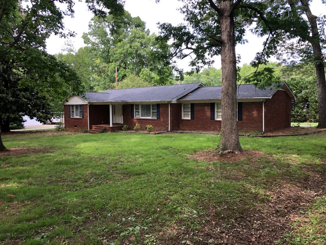128 Woodlynn Dr - Photo 2 of 18