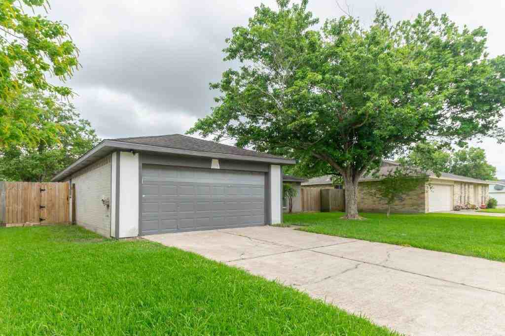 4010 Primrose Path - Photo 2 of 30