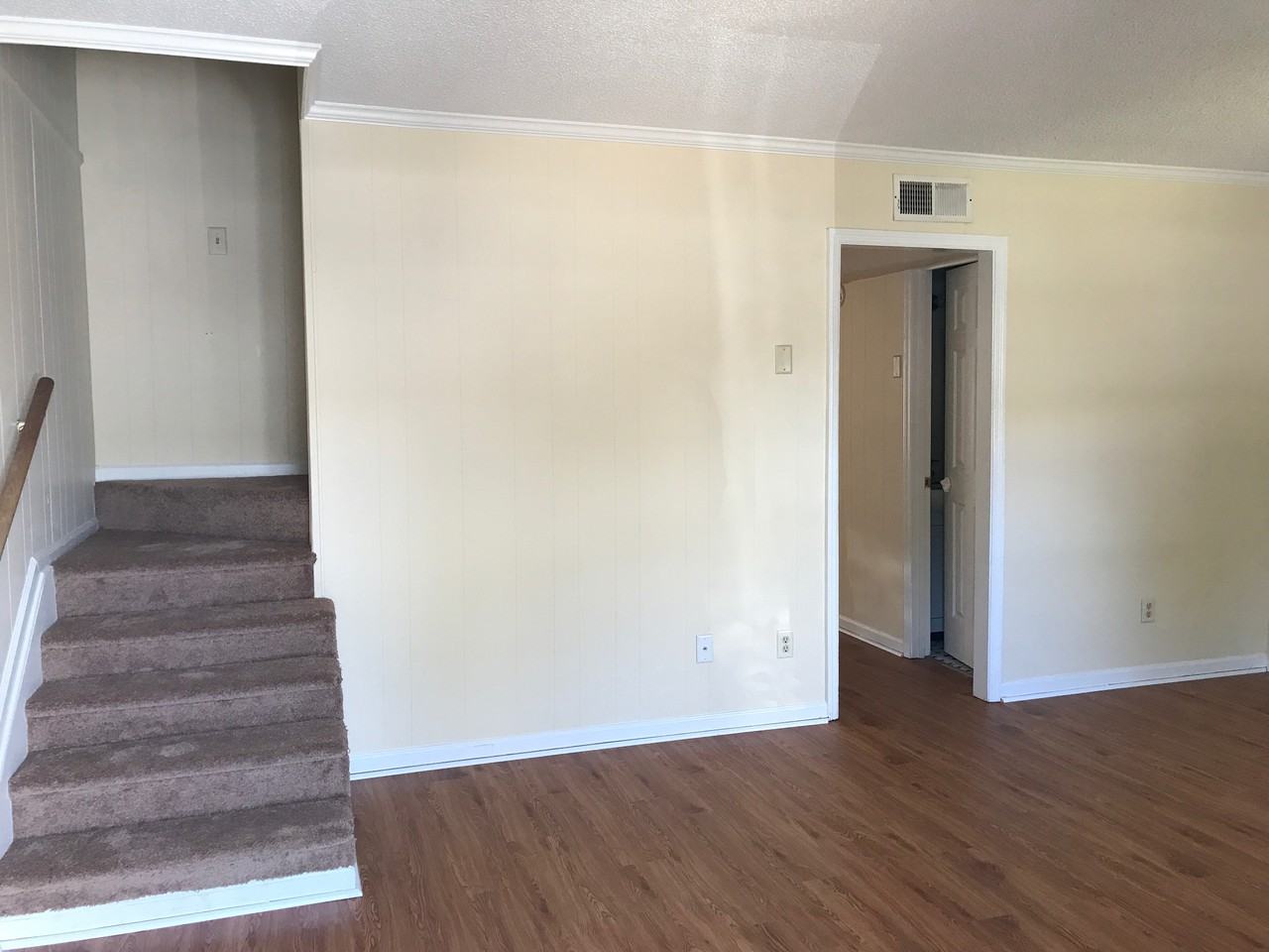 122 Drake St - Photo 2 of 8