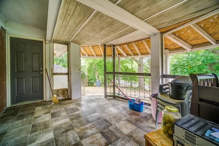 6086 Venetian Way SW - Photo 3 of 29