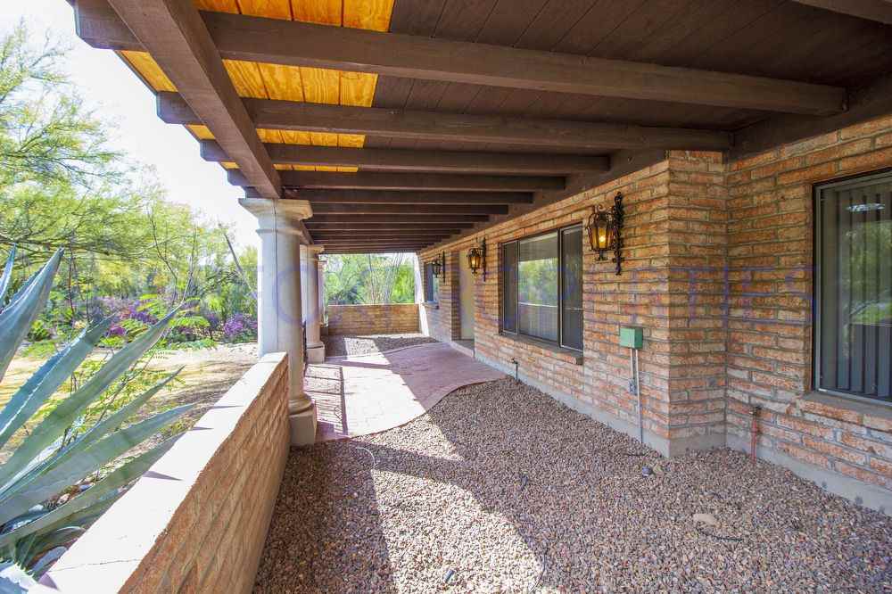 2148 E Camino La Zorrela - Photo 2 of 50