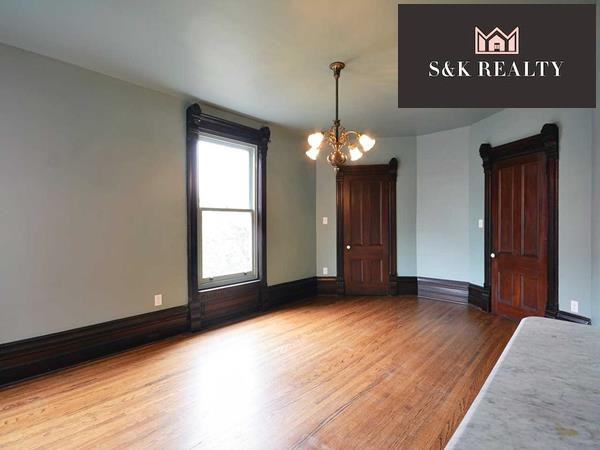 286 Carlton Street #1