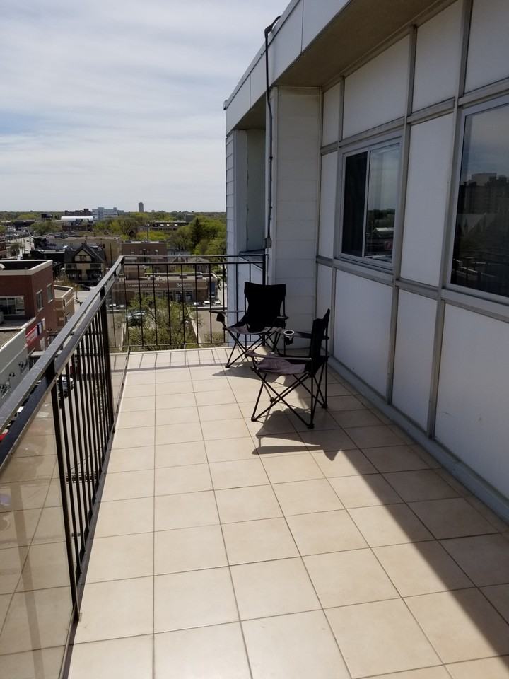 139 Roslyn Road - Photo 3 of 12