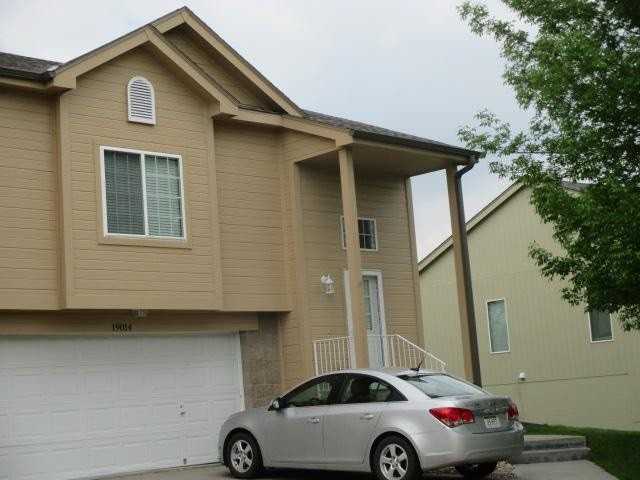 19014 N St - Photo 2 of 2