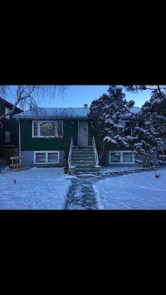 2444 30 Ave SW - Photo 3 of 8