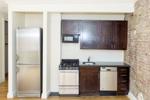 340 E 64th St Unit 27A  