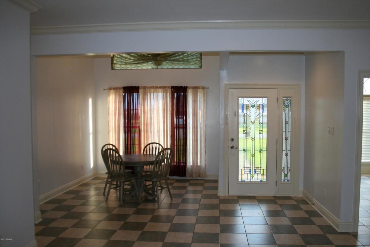 107 Ollie Dr - Photo 3 of 16