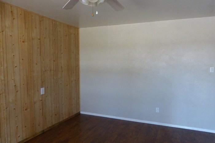 305 Circle Dr - Photo 3 of 15