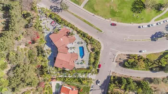 3858 Malibu Country Dr - Photo 2 of 50