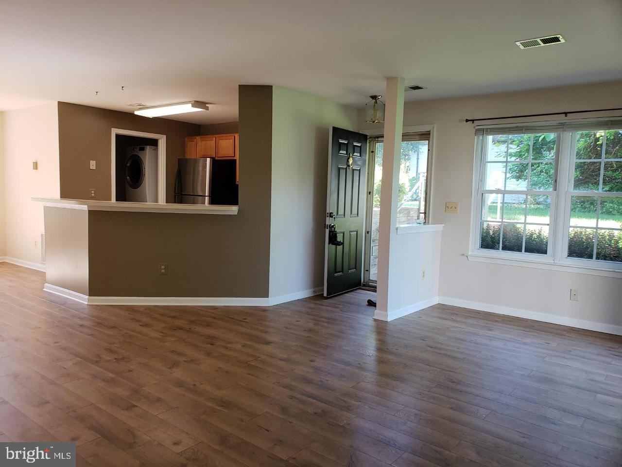 758A Cedar Crest Dr - Photo 3 of 39