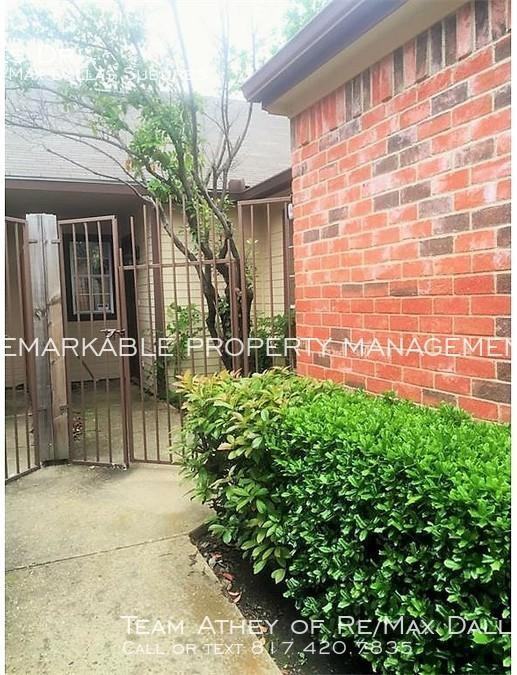 3201 Wykes Dr - Photo 2 of 19