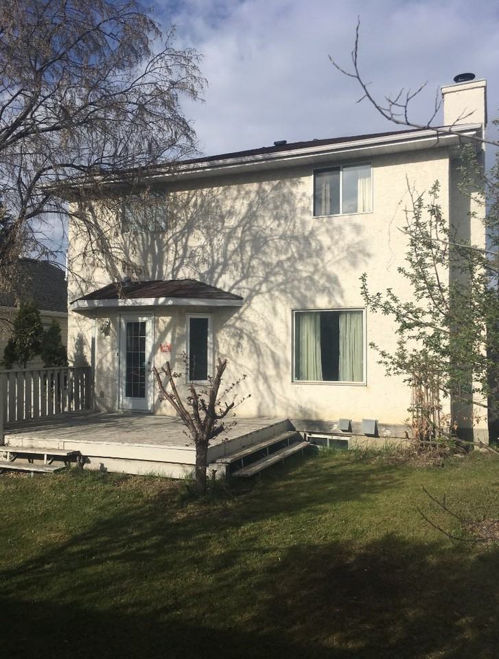 824 113a St NW - Photo 2 of 21