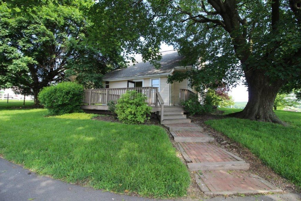 2622 Main St - Photo 2 of 16