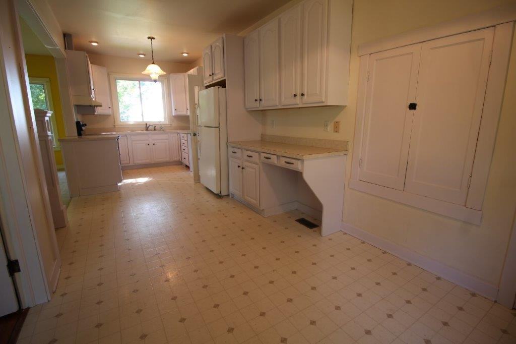 2622 Main St - Photo 3 of 16