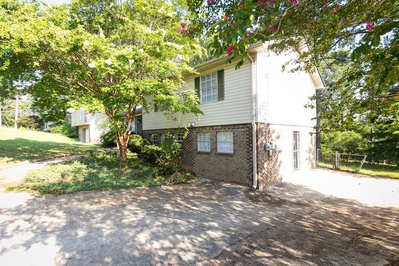 204 Glenvalley Ln NW - Photo 3 of 37