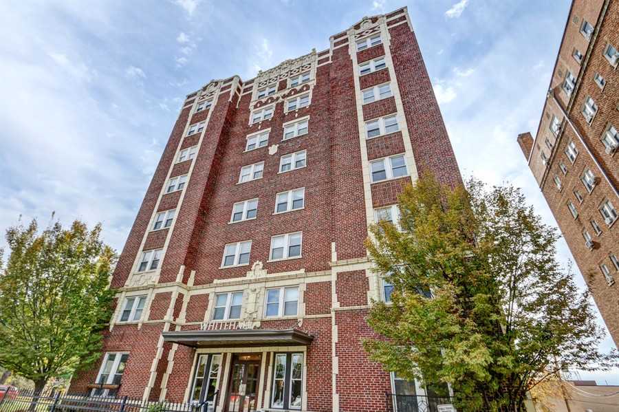 323 Brush Creek Boulevard - Photo 2 of 14