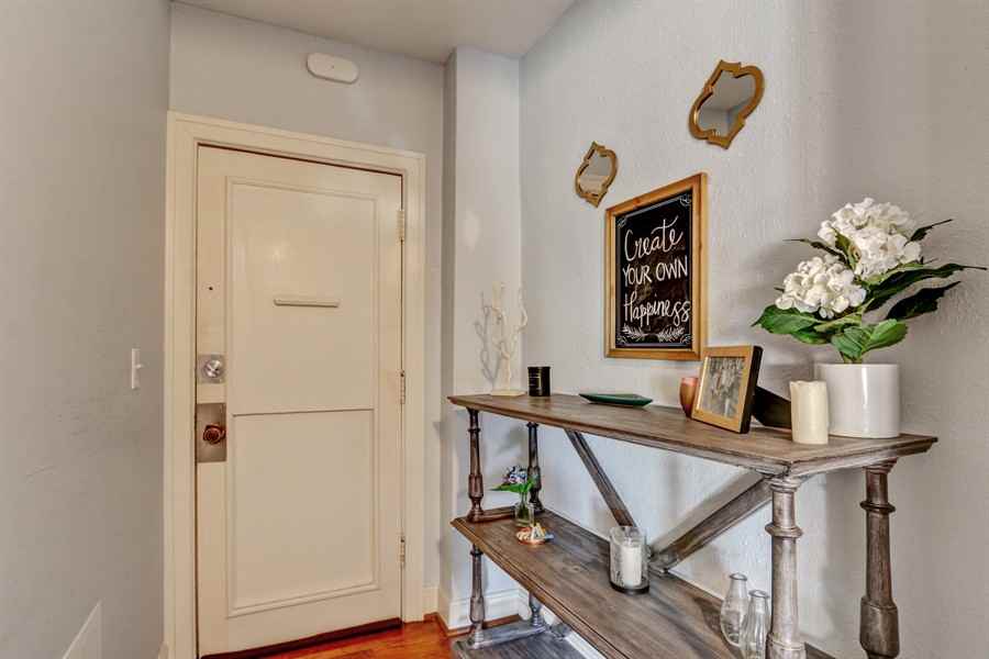 323 Brush Creek Boulevard - Photo 3 of 14