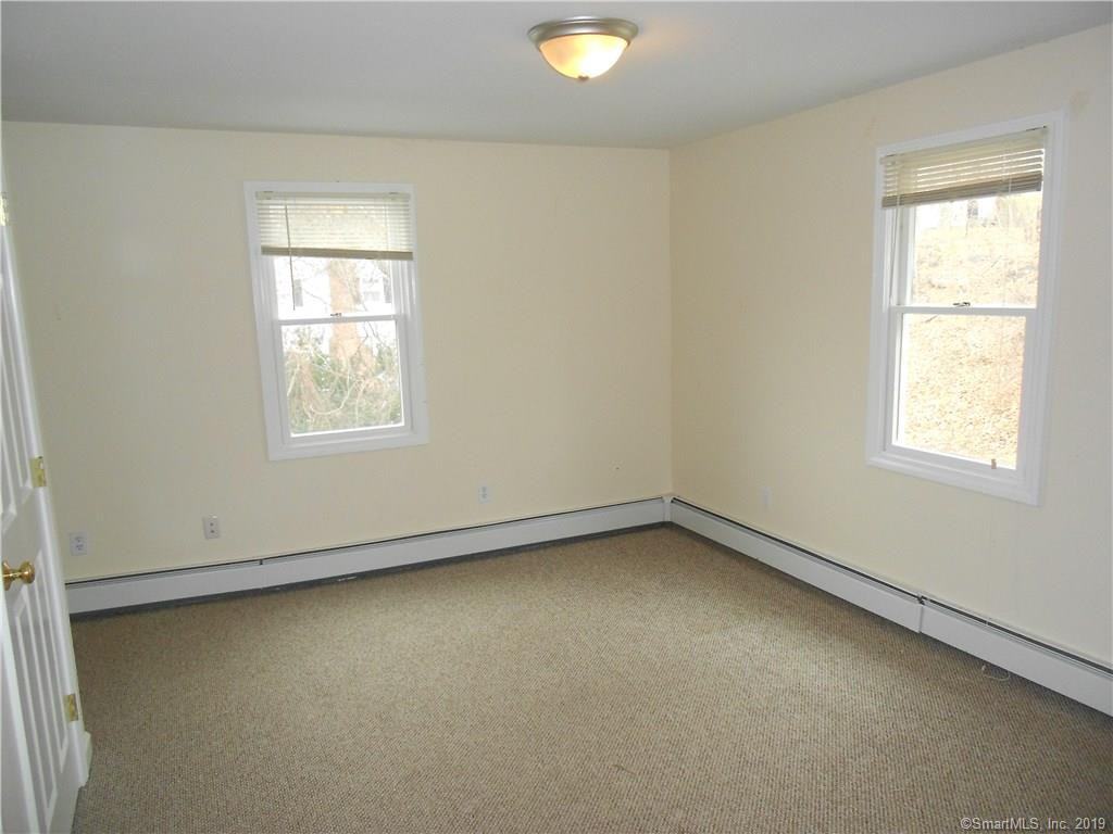 422 W River Rd - Photo 2 of 11